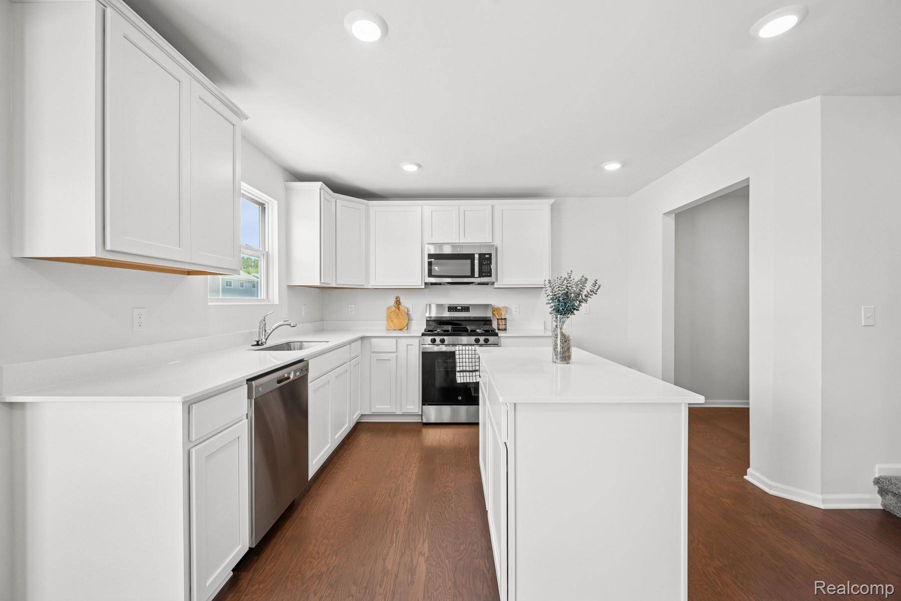 Holly, MI 48442,378 Edge Brook