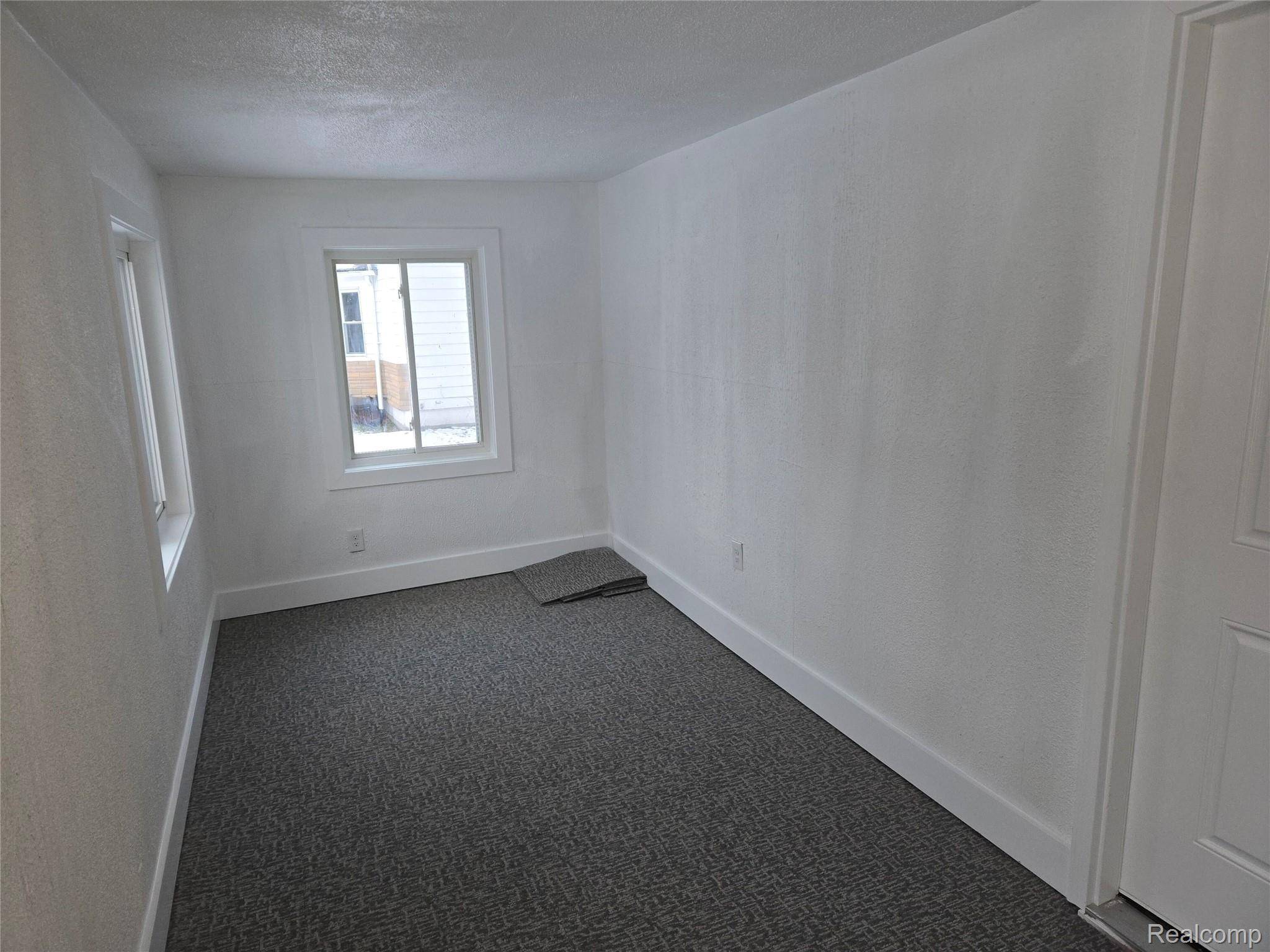 Southgate, MI 48195,15331 Allen RD