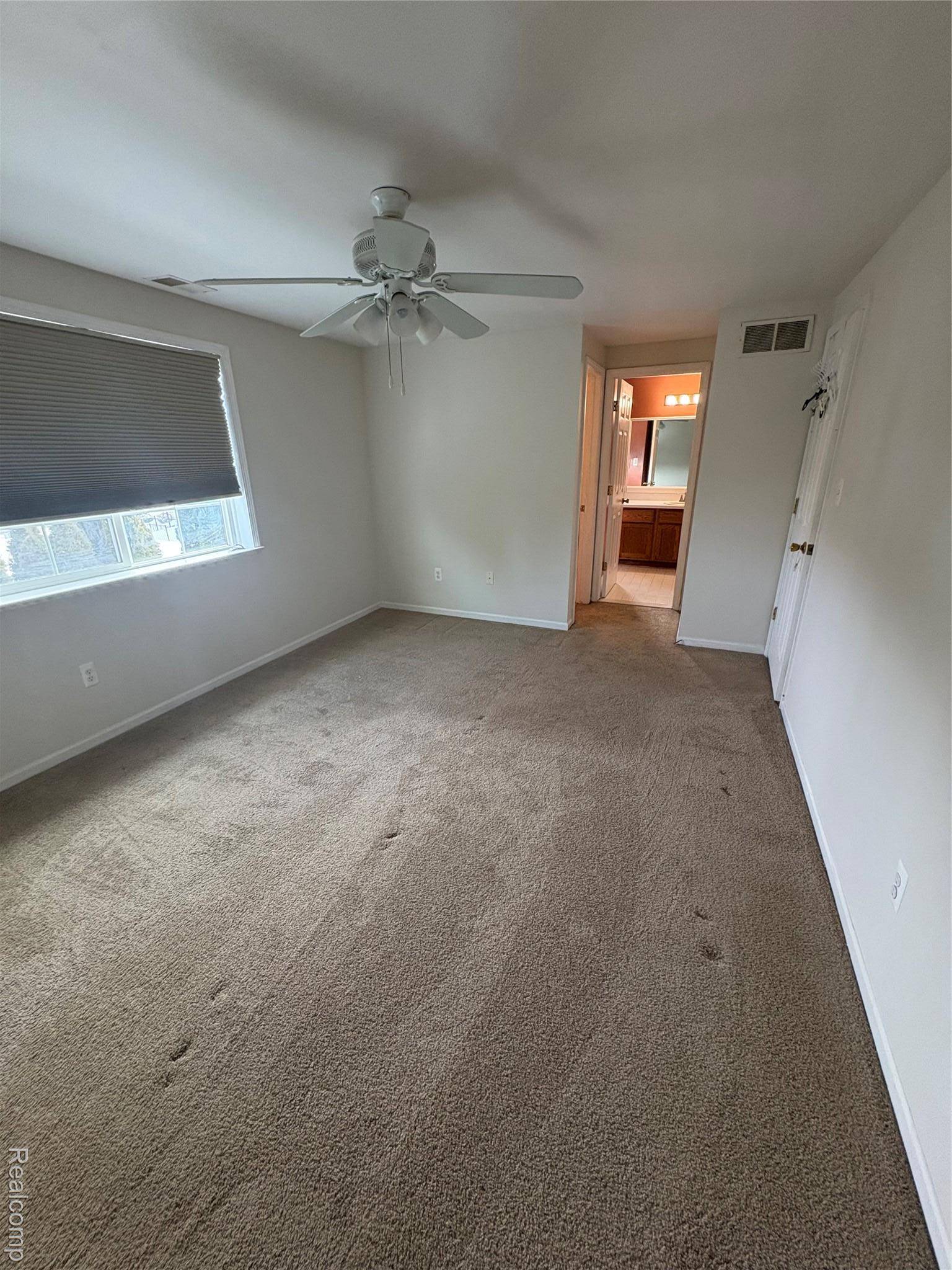 South Lyon, MI 48178,860 Eagle Heights DR E