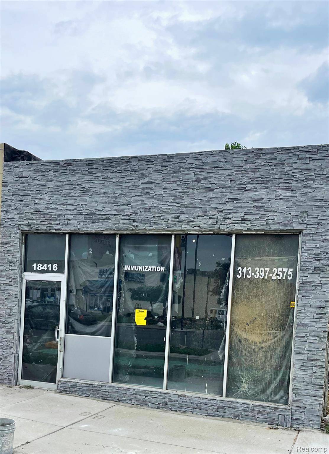 Detroit, MI 48223,18416 Grand River AVE