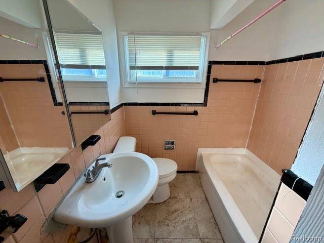 Detroit, MI 48228,9371 Hartwell ST