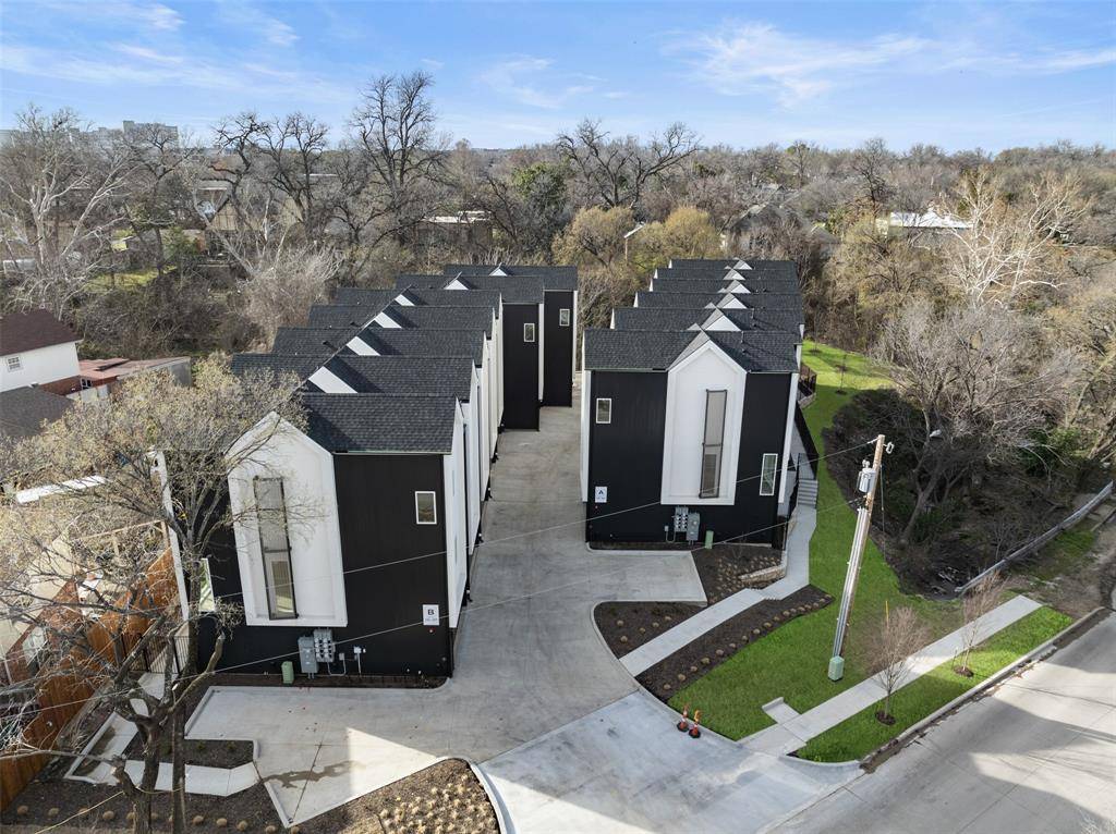 Dallas, TX 75235,4811 Denton Drive #106