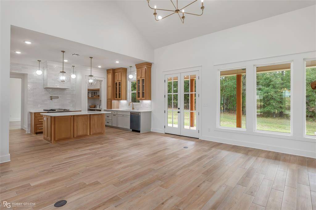 Shreveport, LA 71106,195 Creston Lane