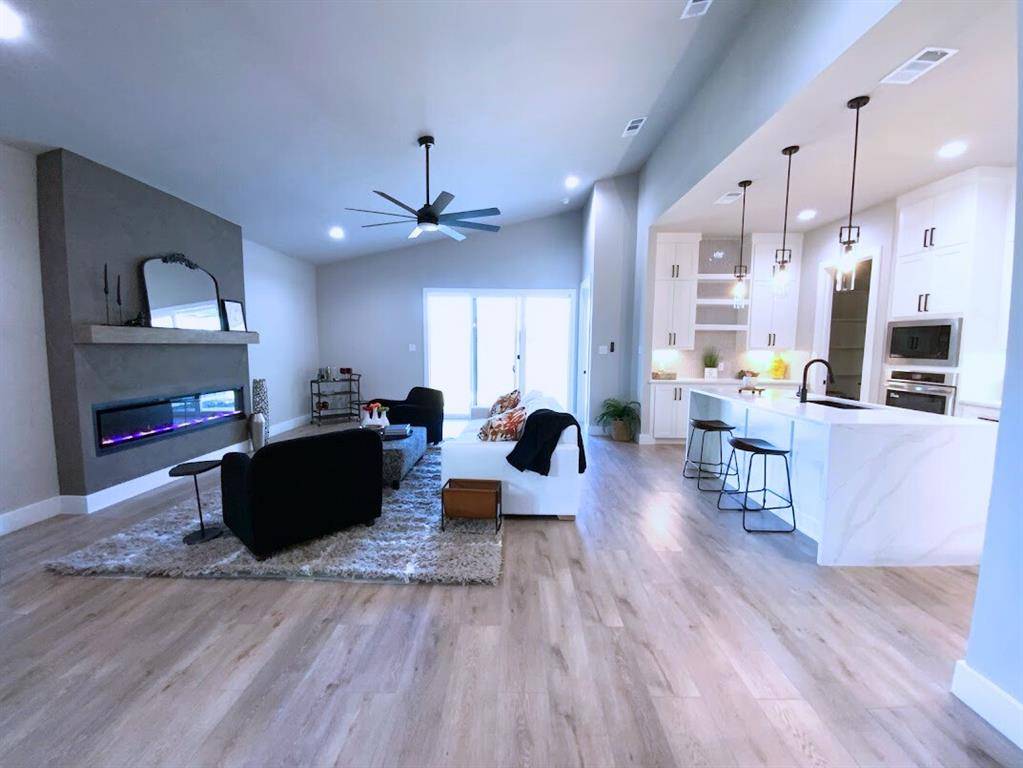 Dallas, TX 75216,2770 Moffatt Avenue