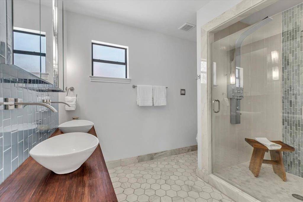 Dallas, TX 75228,9918 Coldwater Circle