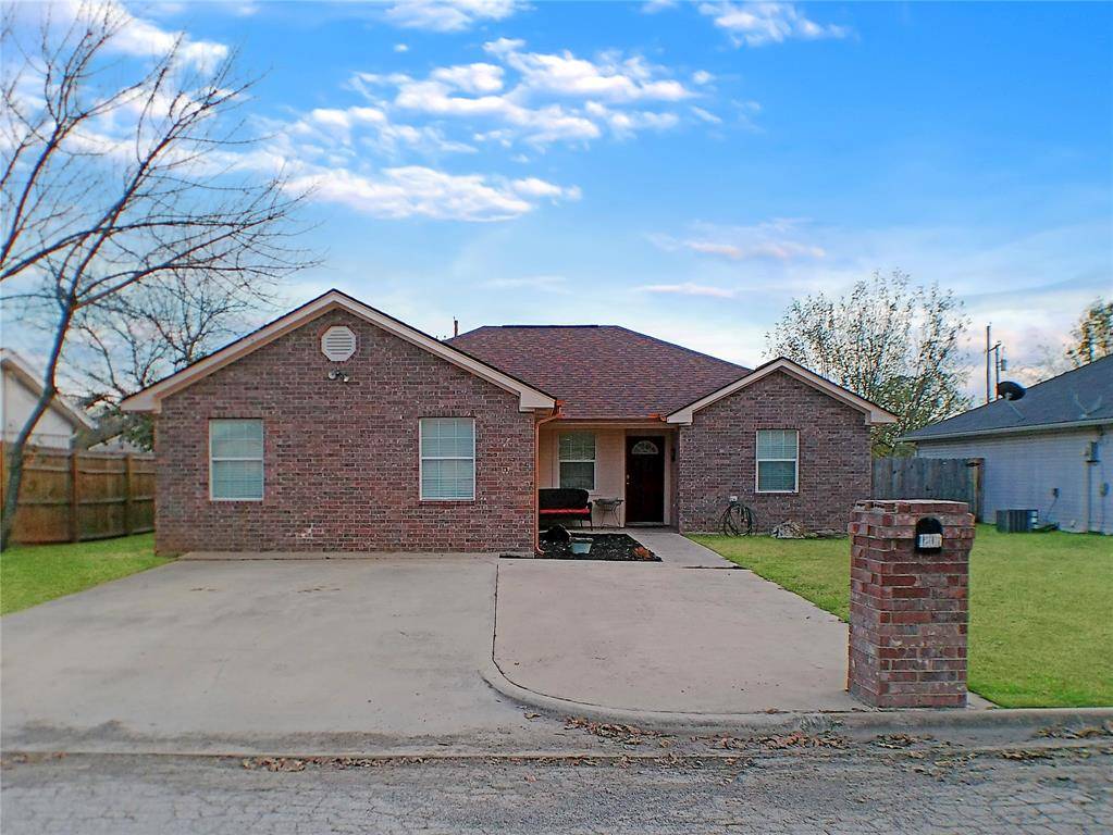 Mineral Wells, TX 76067,1806 SE 15th Street
