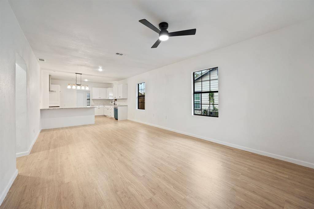 Fort Worth, TX 76105,3416 Thannisch Avenue