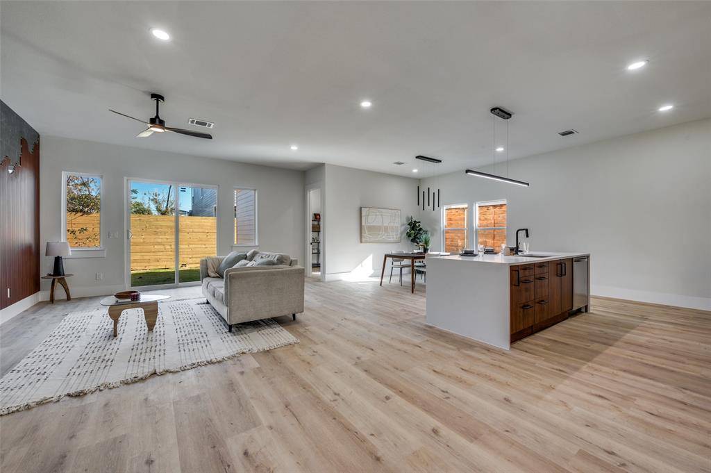 Dallas, TX 75212,3314 NAVARO Street