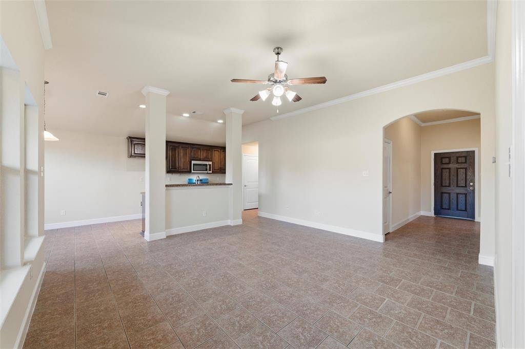 Waxahachie, TX 75165,207 Commonwealth Circle