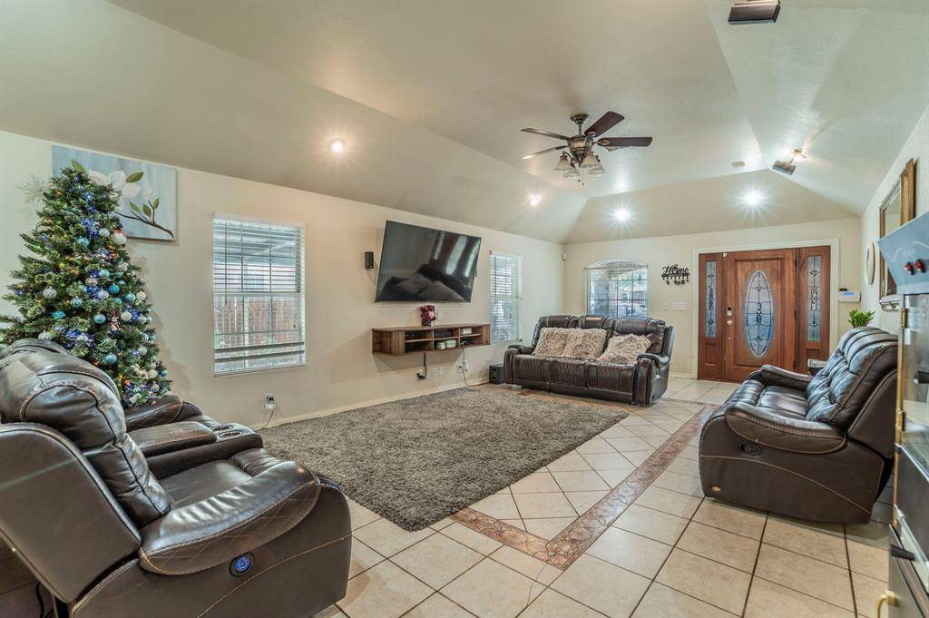 Dallas, TX 75212,3934 Harlingen Street