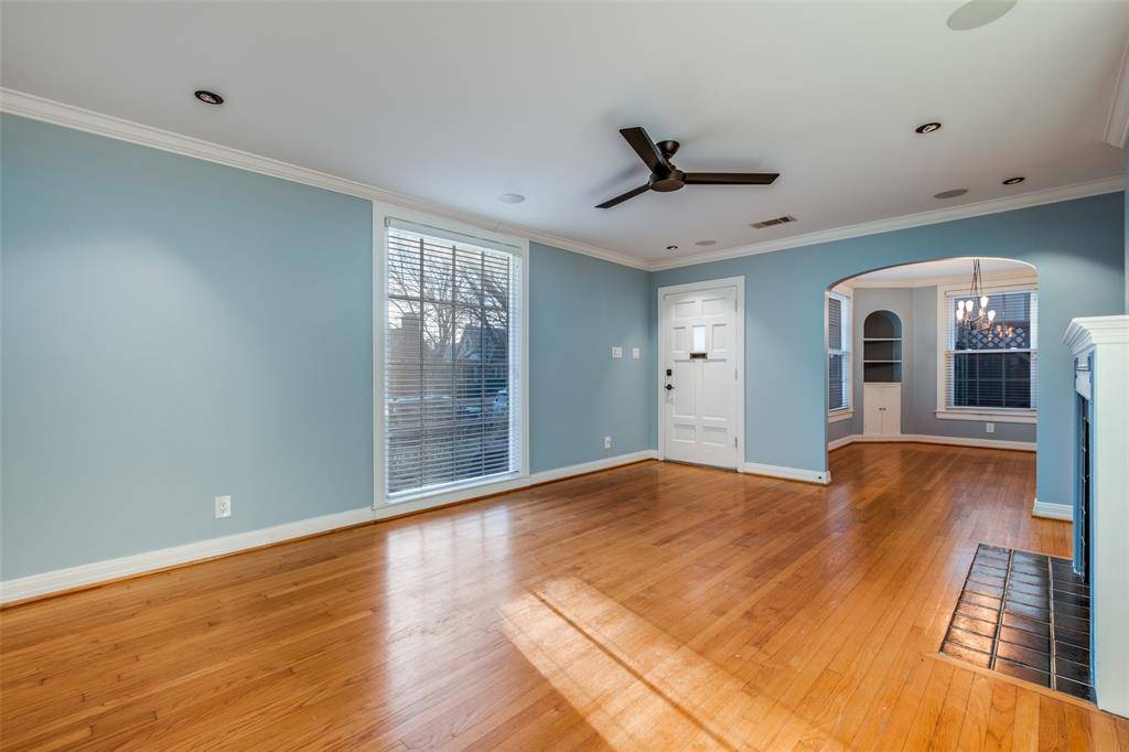 Dallas, TX 75223,818 Valencia Street