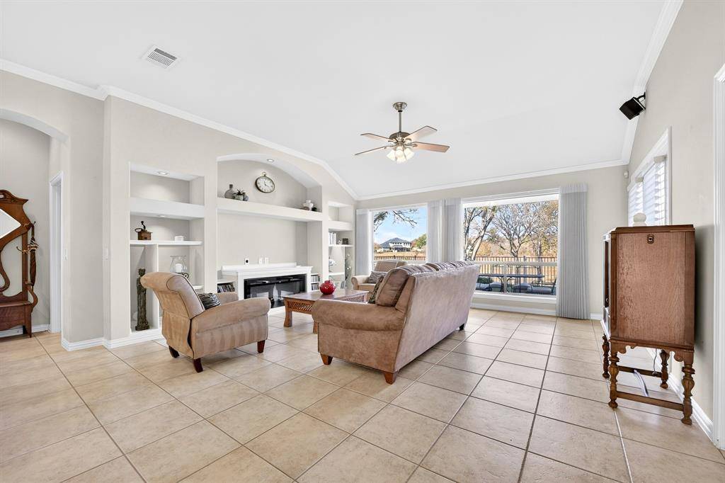 Denton, TX 76207,11316 Southerland Drive