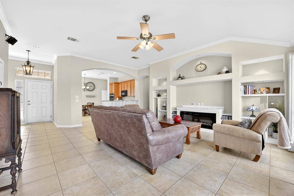 Denton, TX 76207,11316 Southerland Drive