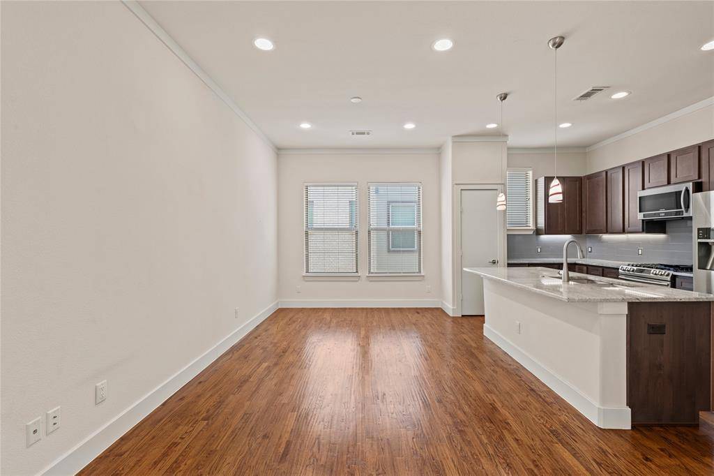 Dallas, TX 75206,5909 Ross Avenue #2