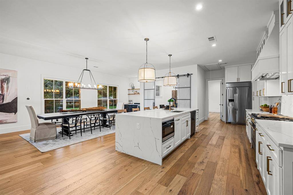 Dallas, TX 75229,10424 Remington Lane