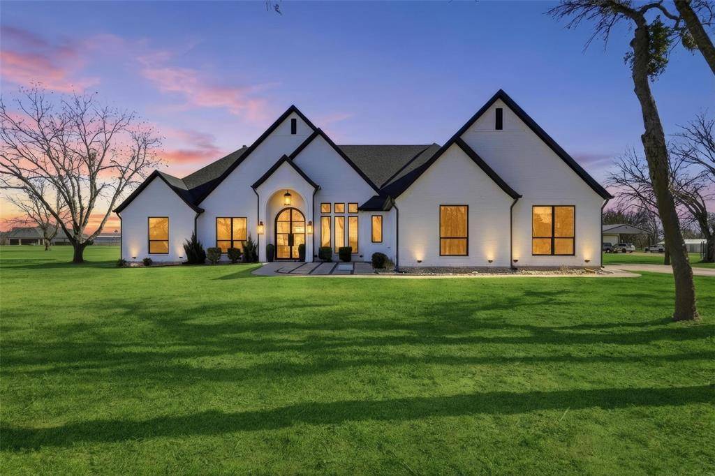 Grandview, TX 76050,8301 County Road 204