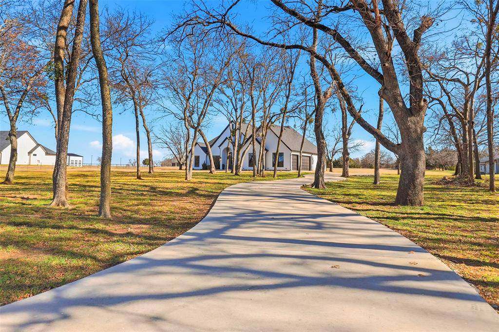 Grandview, TX 76050,8301 County Road 204