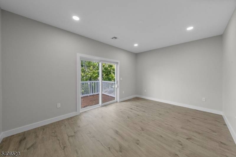 Perth Amboy City, NJ 08861,404 Washington St