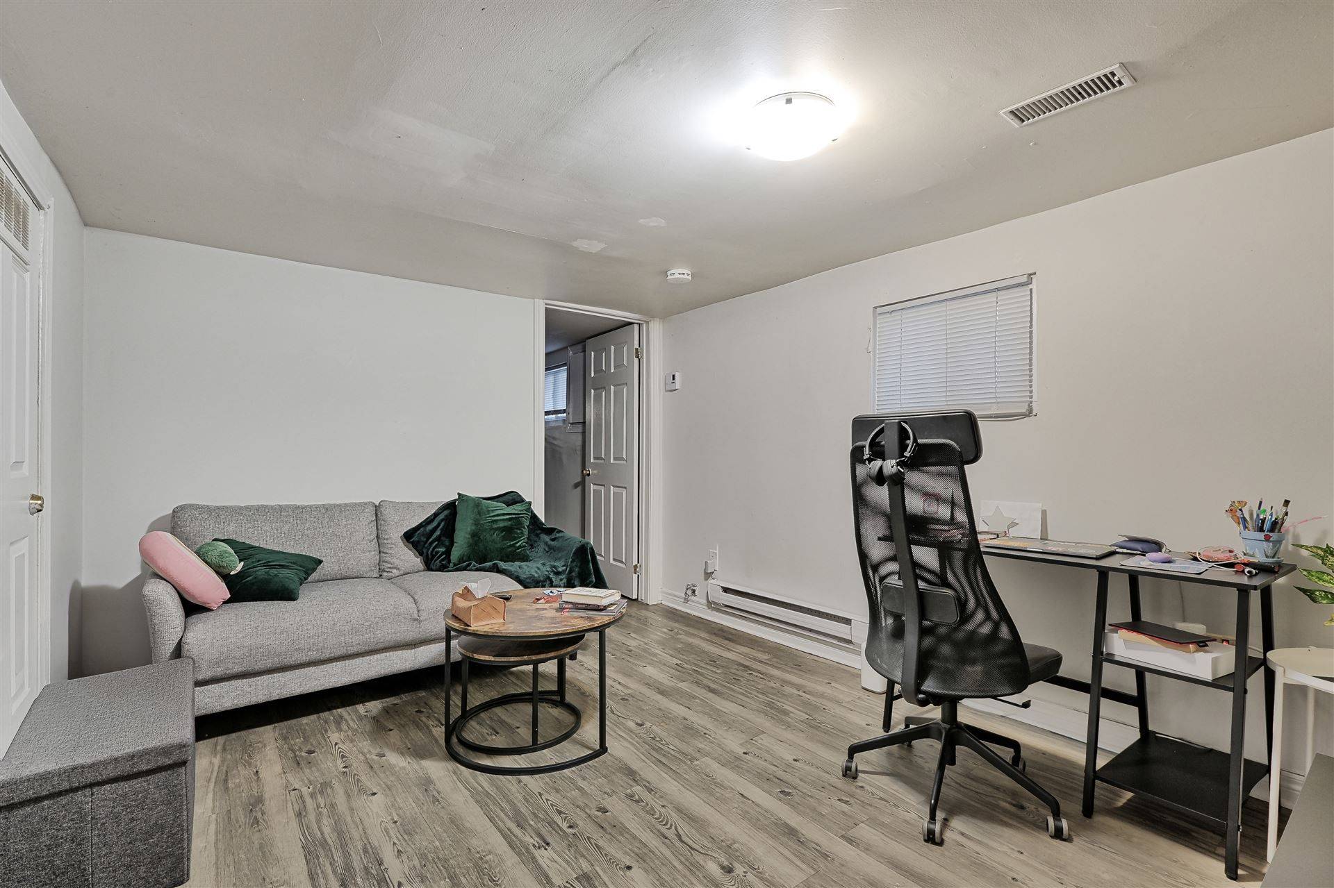 Toronto E02, ON M4L 3B4,193 Coxwell AVE