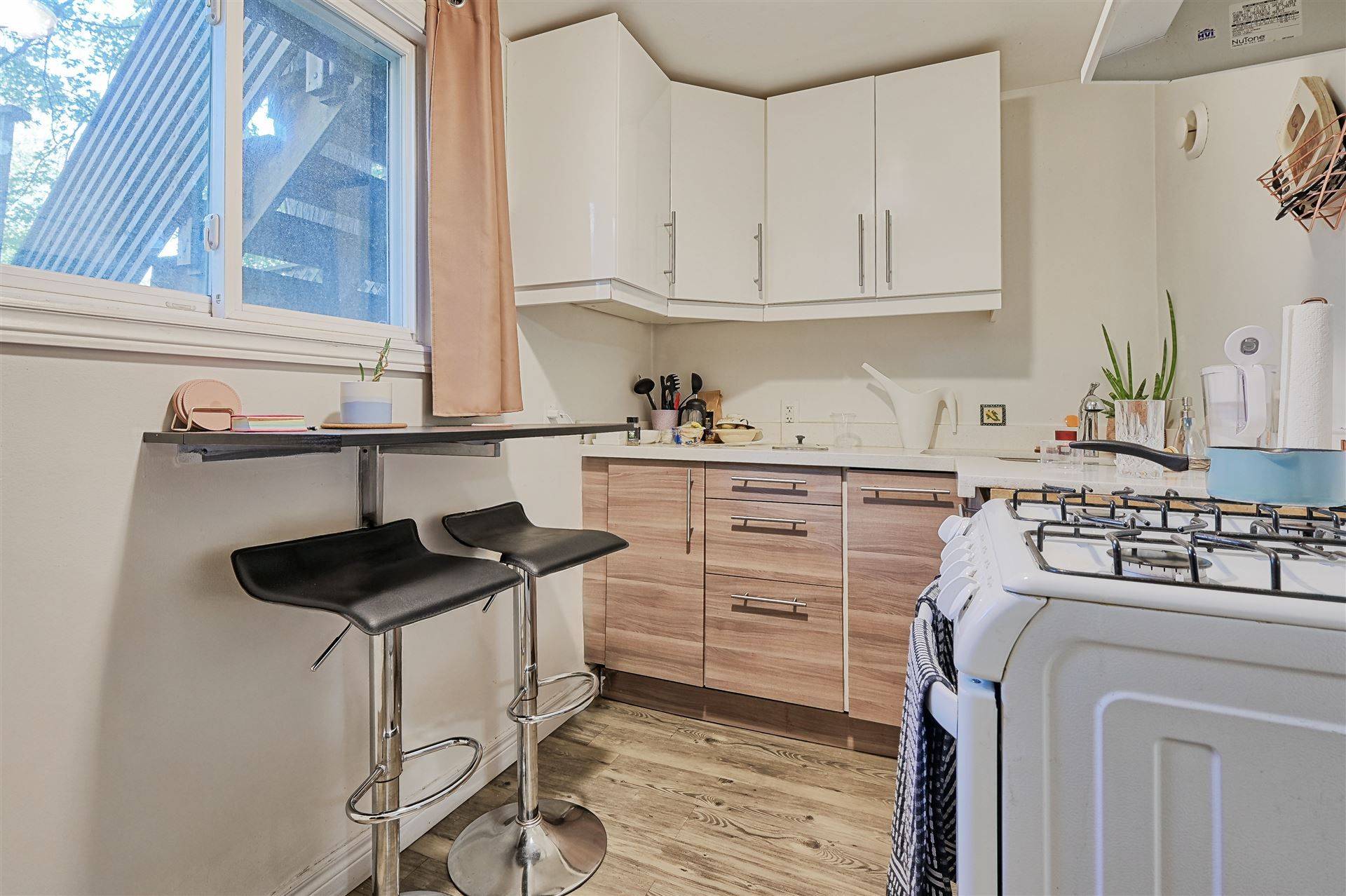 Toronto E02, ON M4L 3B4,193 Coxwell AVE