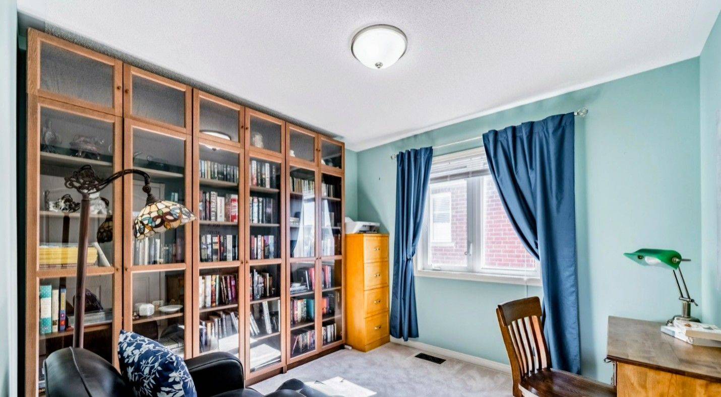 Oshawa, ON L1K 0M7,1271 Meath DR