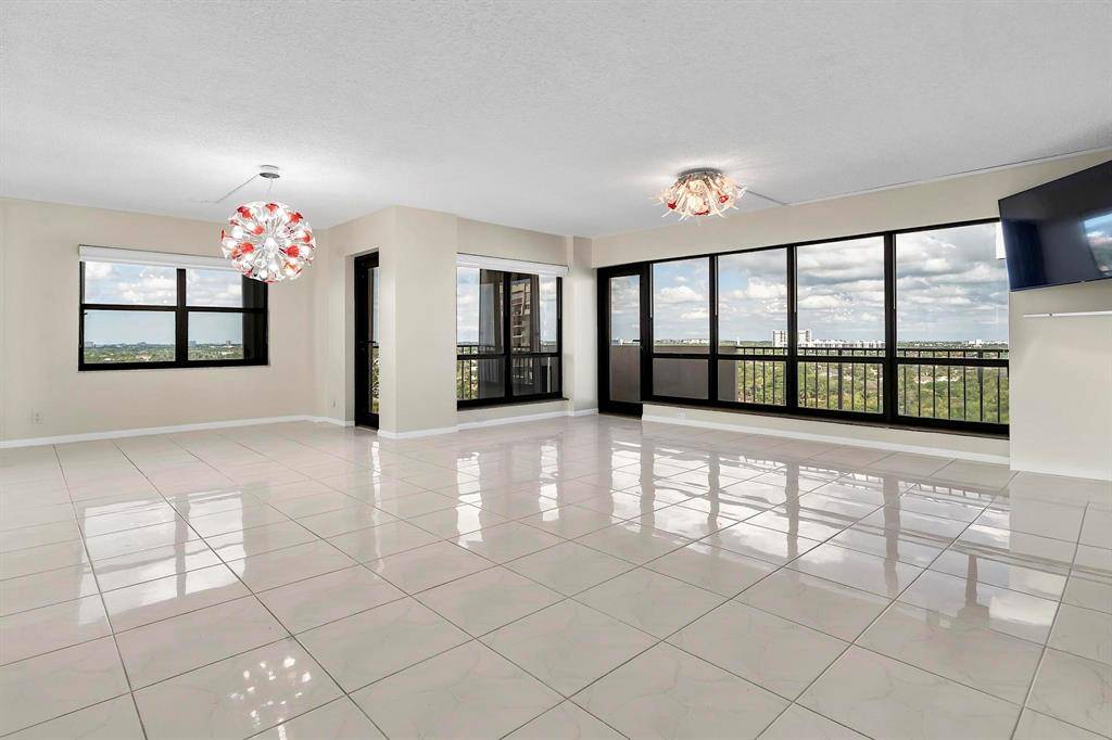 Lauderdale By The Sea, FL 33308,5000 N Ocean Blvd #1102