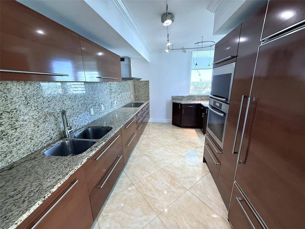 Fort Lauderdale, FL 33316,101 S Fort Lauderdale Beach Blvd #906