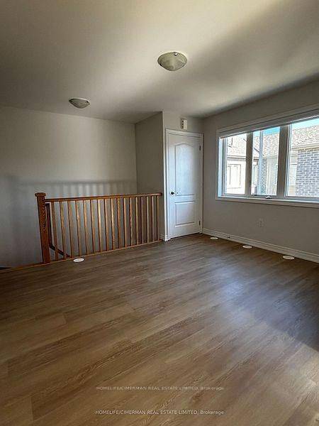 Markham, ON L6B 0Z3,7 Waterleaf RD #Coach