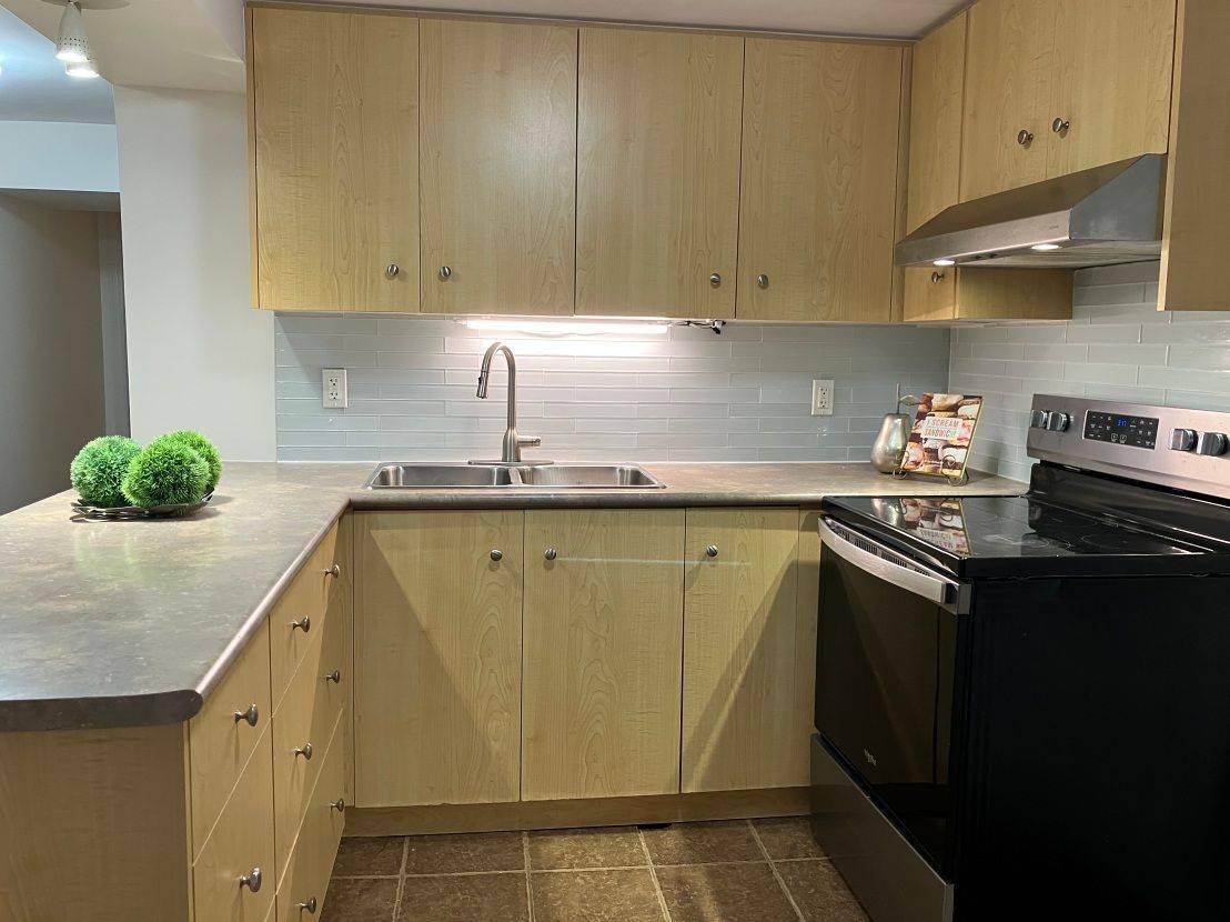 Toronto W08, ON M9C 4M7,22 Hollister RD #Lower Level