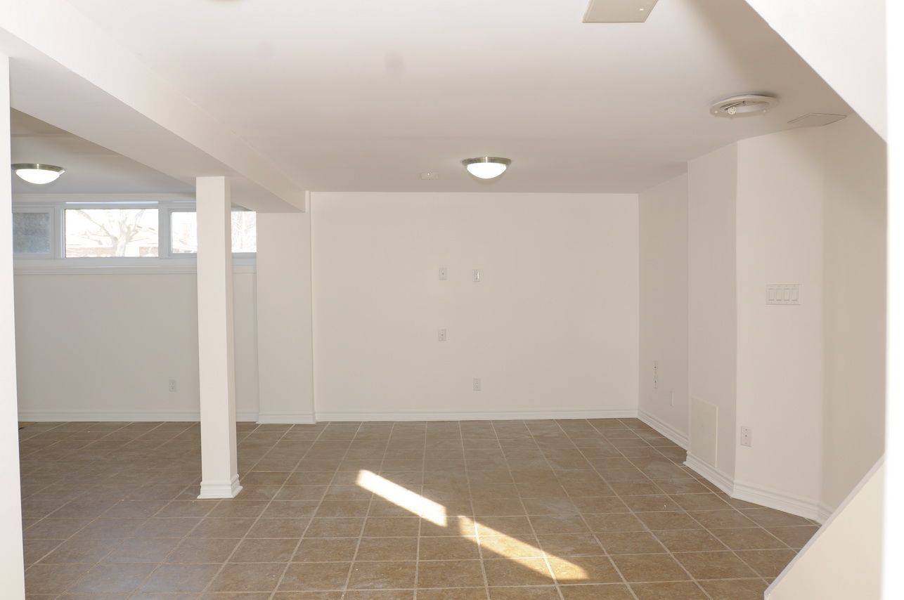 Toronto W08, ON M9C 4M7,22 Hollister RD #Lower Level