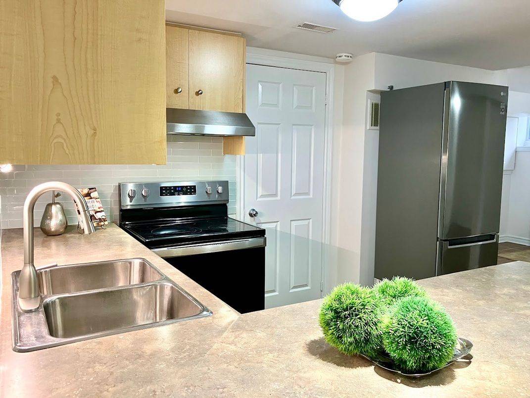 Toronto W08, ON M9C 4M7,22 Hollister RD #Lower Level