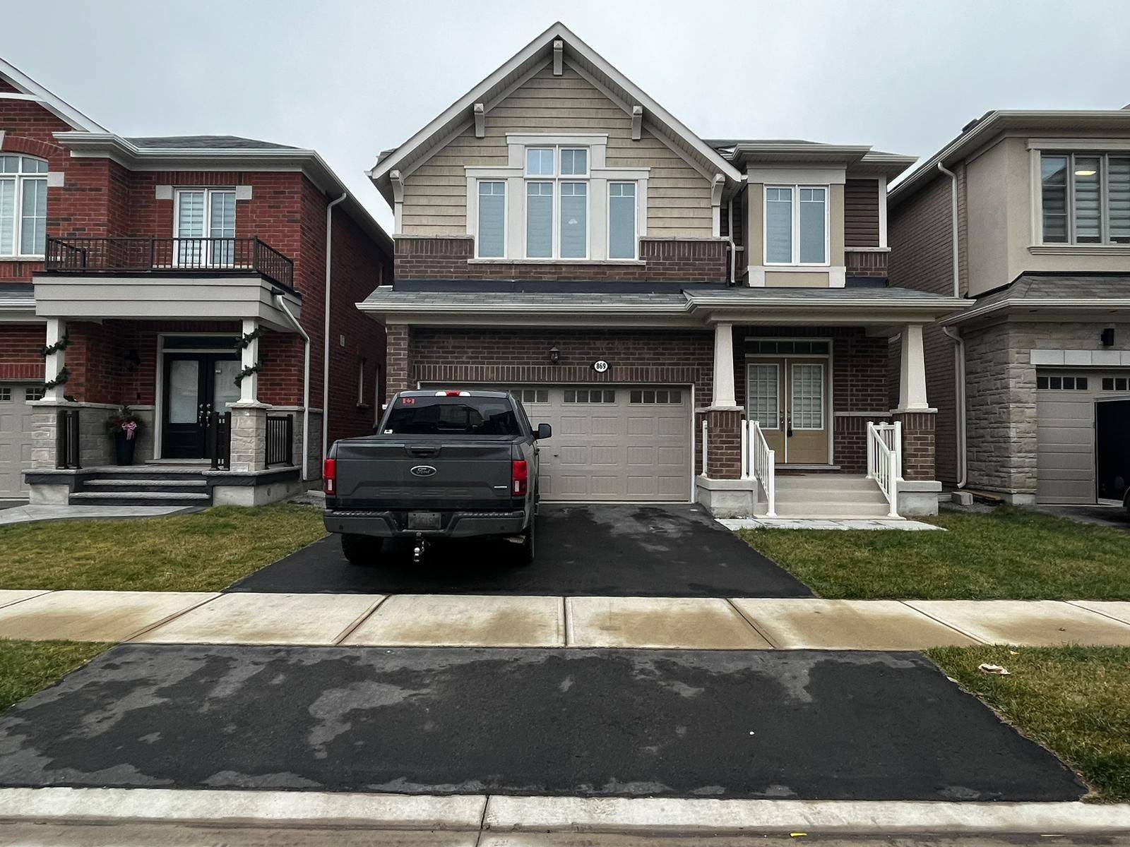 Milton, ON L9E 1R2,869 Magnolia TER