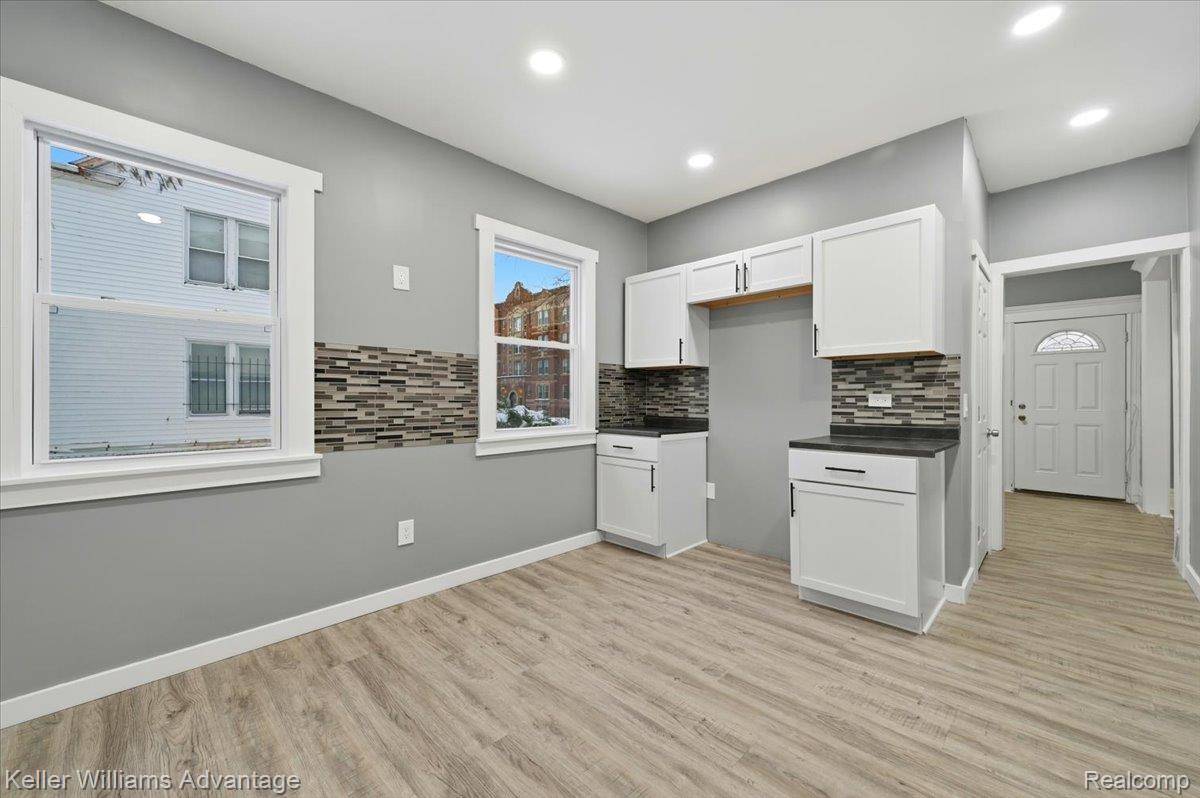 Detroit, MI 48202,430 Holbrook ST