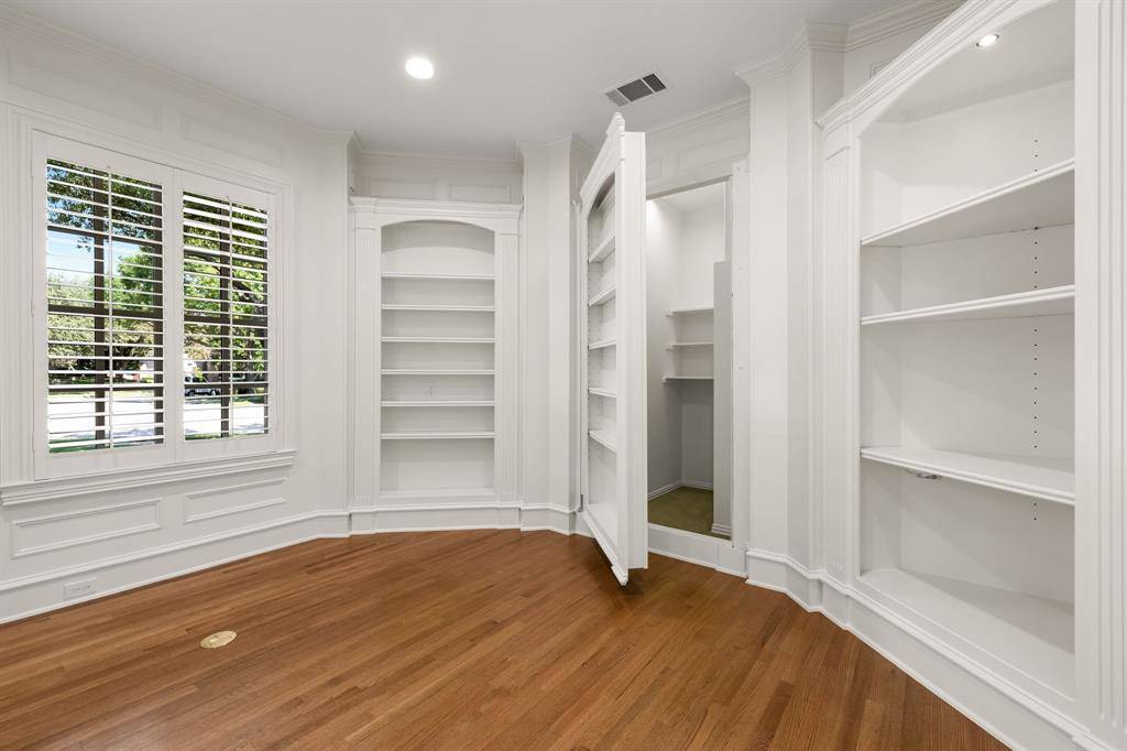 Frisco, TX 75034,5801 Versailles Avenue