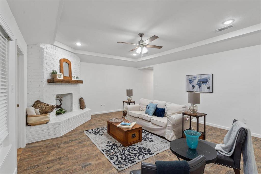 Granbury, TX 76048,904 Meadowlark Lane