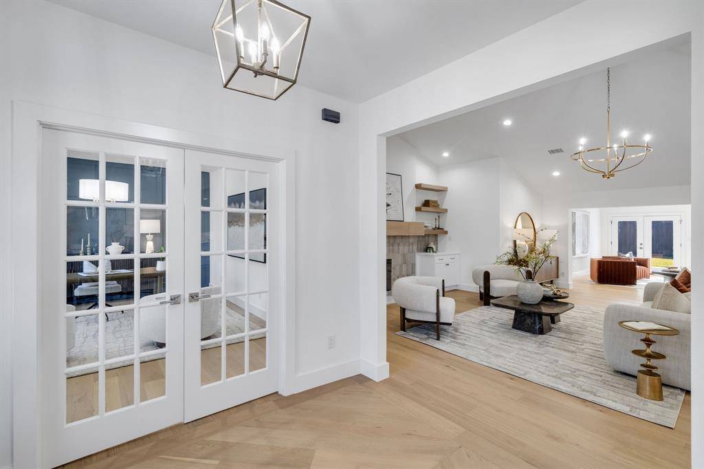 Dallas, TX 75230,7124 Meadow Road