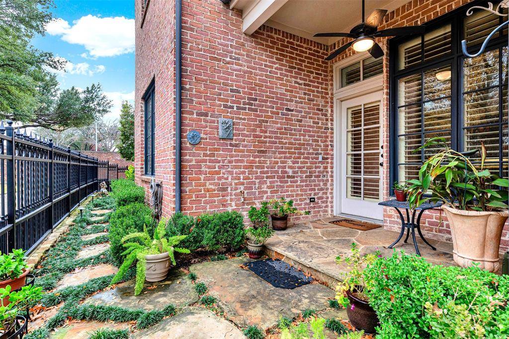 Plano, TX 75093,5904 BURGANDY Street