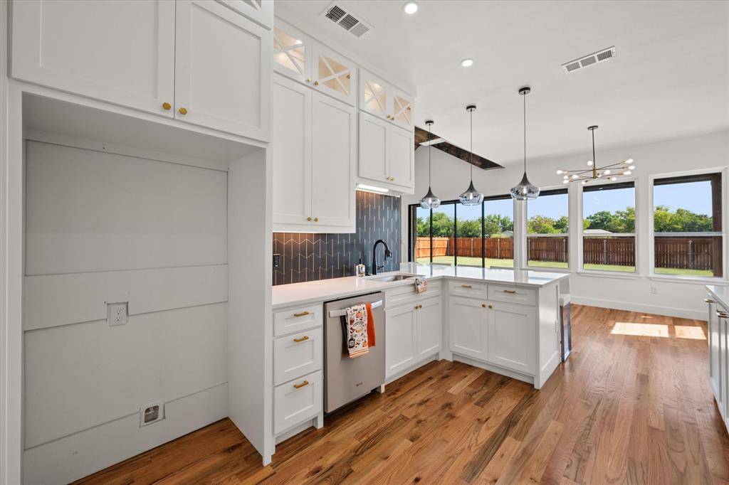 Red Oak, TX 75154,122 Yvonne Street