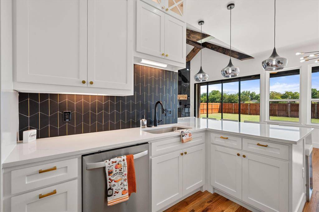 Red Oak, TX 75154,122 Yvonne Street