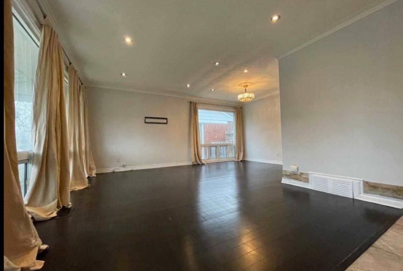 Toronto E04, ON M1R 1M6,6 Laxford AVE