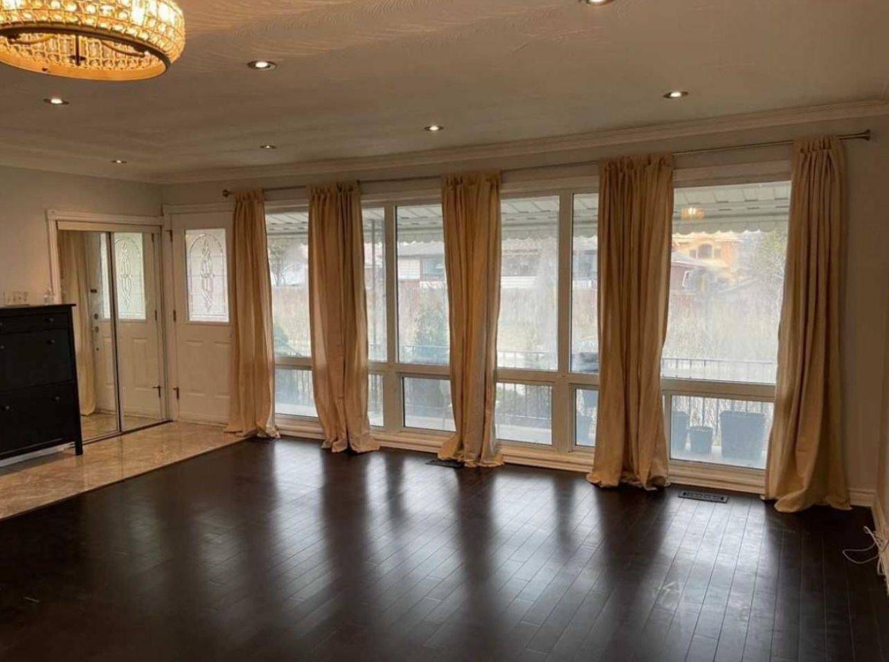 Toronto E04, ON M1R 1M6,6 Laxford AVE