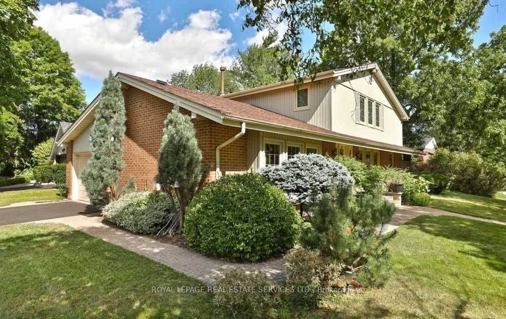 Oakville, ON L6J 5J2,236 Ash Tree WAY