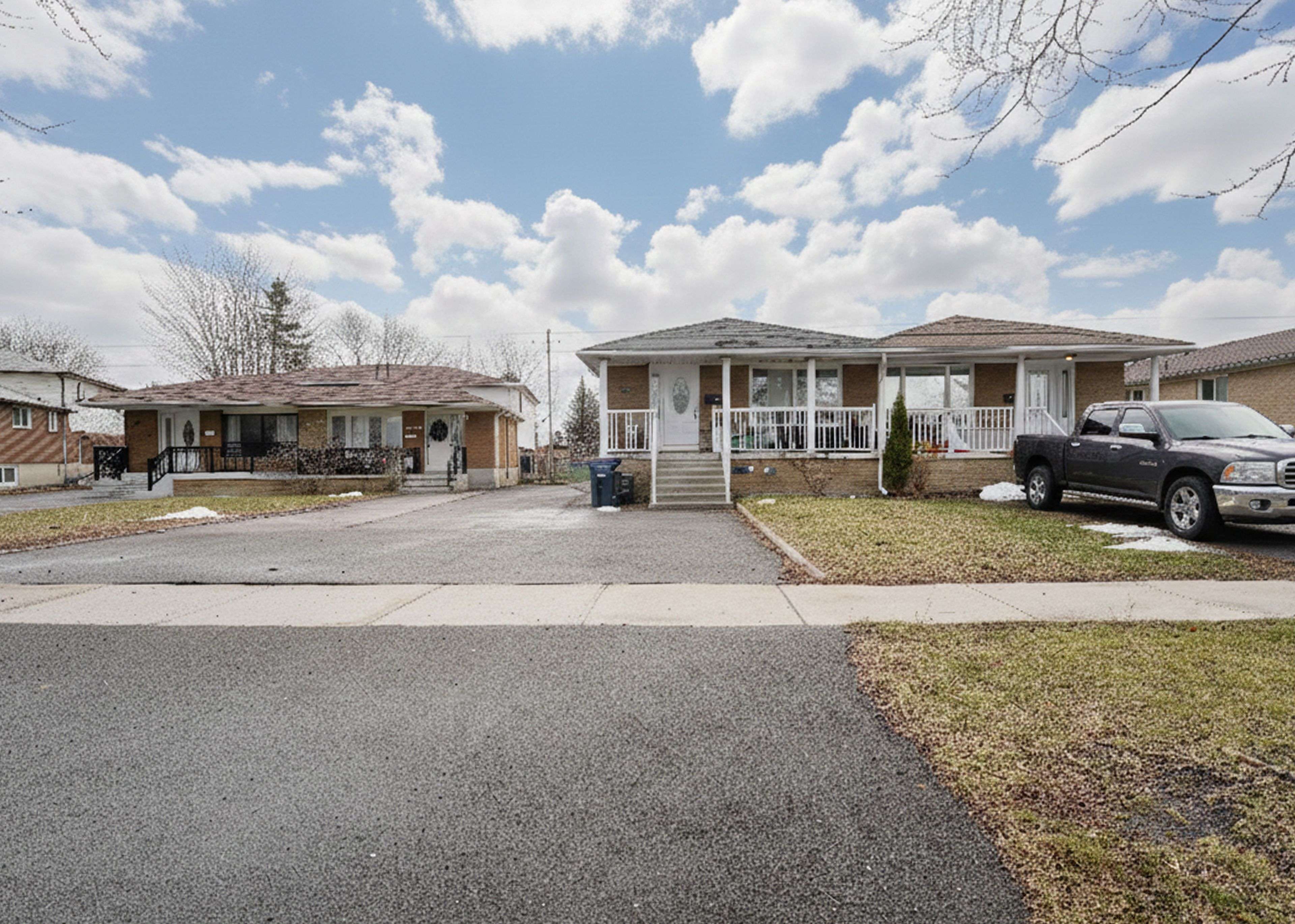 Mississauga, ON L4T 1N3,7001 Chigwel CT