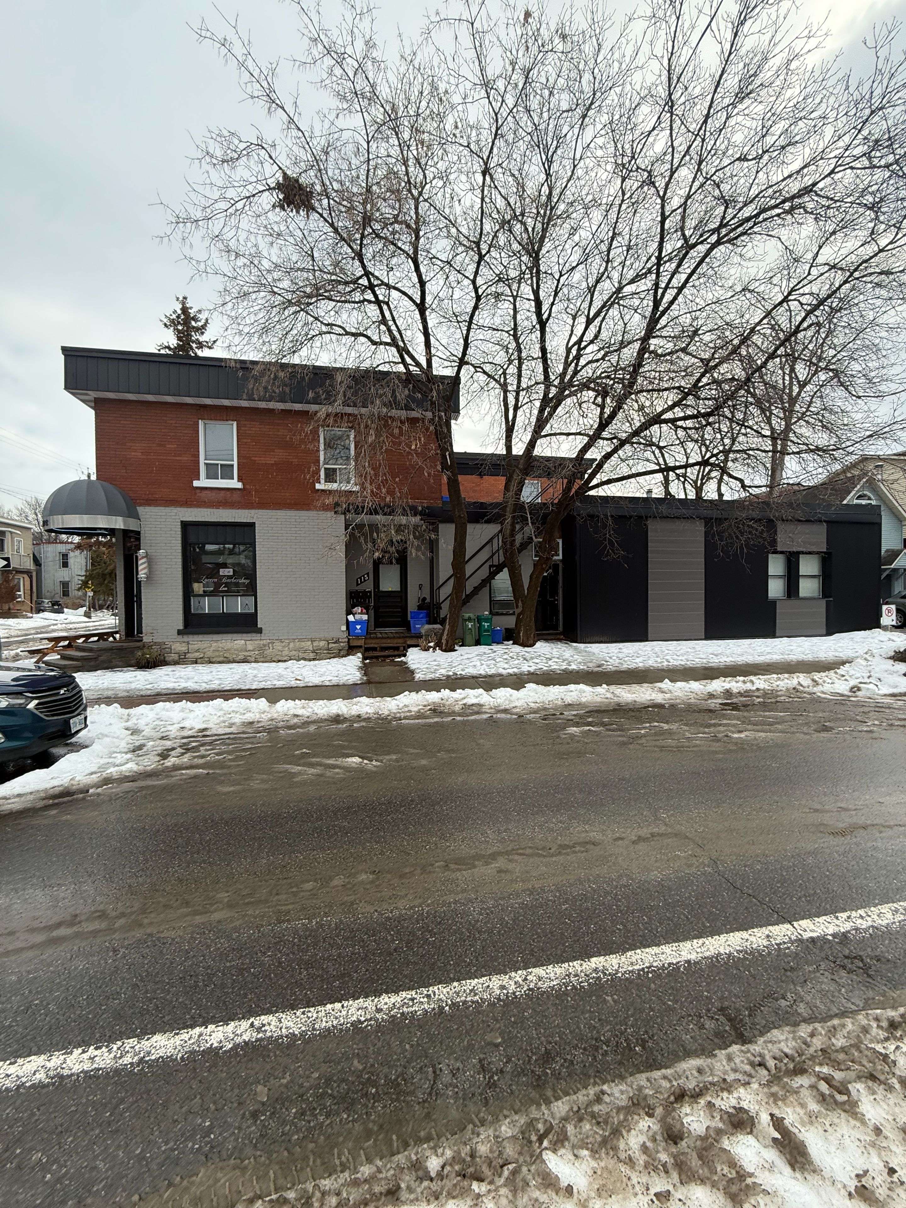 Ottawa Centre, ON K1R 6C6,698 Cooper ST