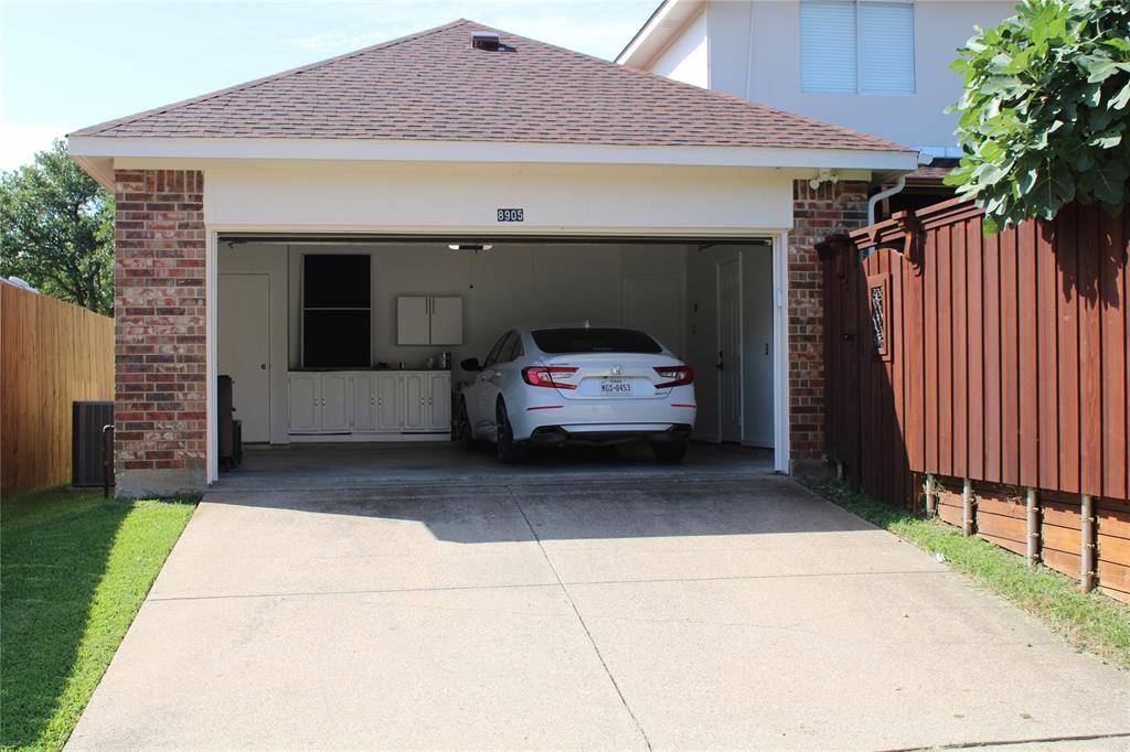 Rowlett, TX 75088,8905 Lakepointe Avenue