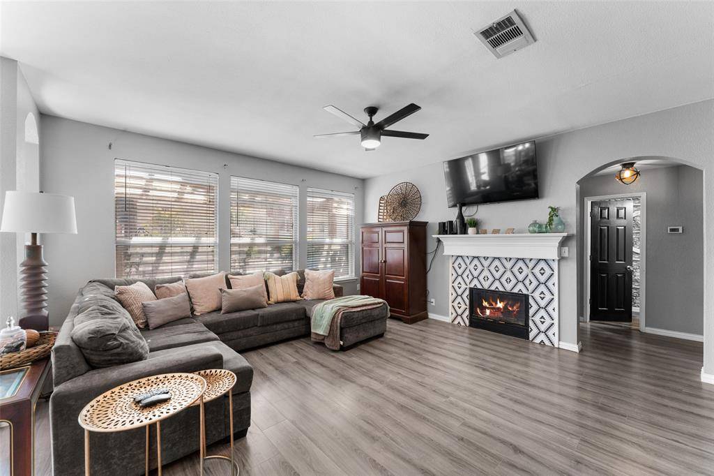 Desoto, TX 75115,604 Mulberry Lane