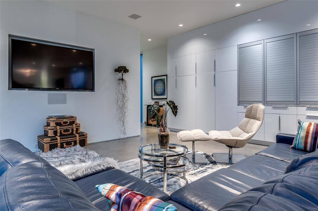 Dallas, TX 75204,2300 N Carroll Avenue