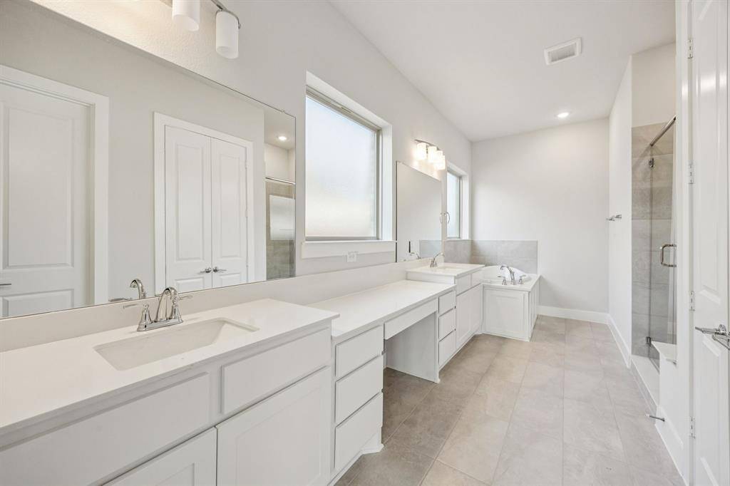 Waxahachie, TX 75165,524 Winchester Way