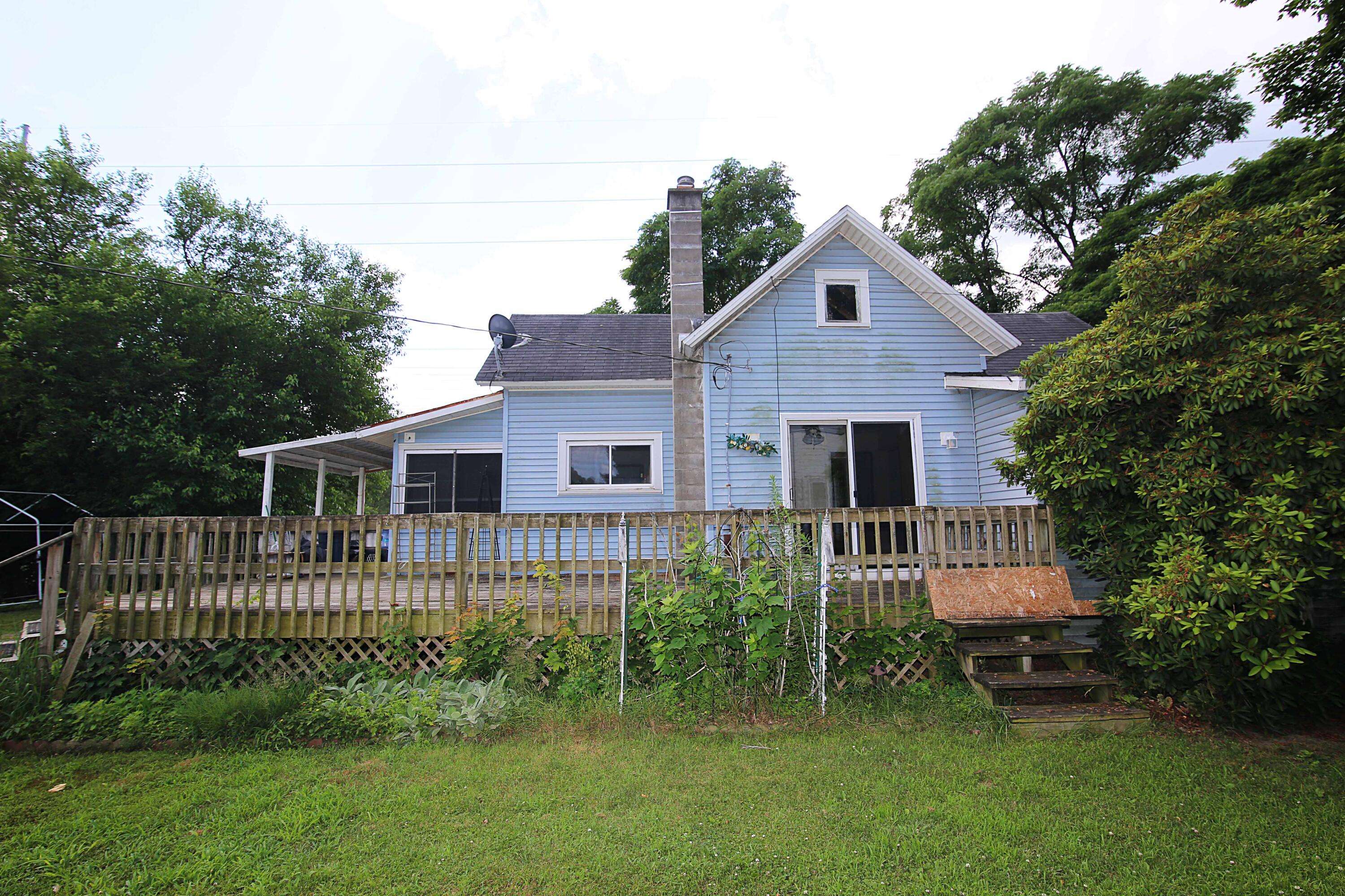 Three Rivers, MI 49093,406 Spring ST