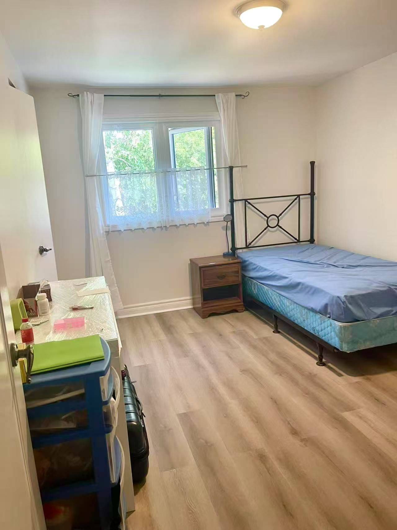 Toronto E05, ON M1W 1T9,132 Heatherside DR #Room 3